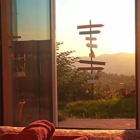 Monolocale Indipendente Con Giardino E Vista Unica! Apartment *